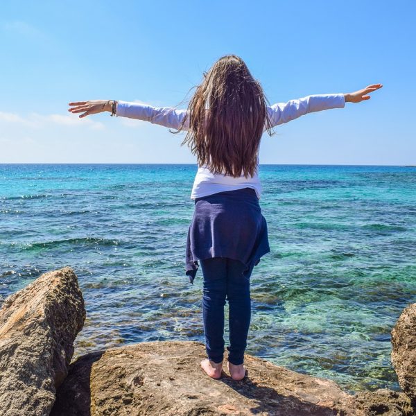 girl, sea, horizon-2193272.jpg